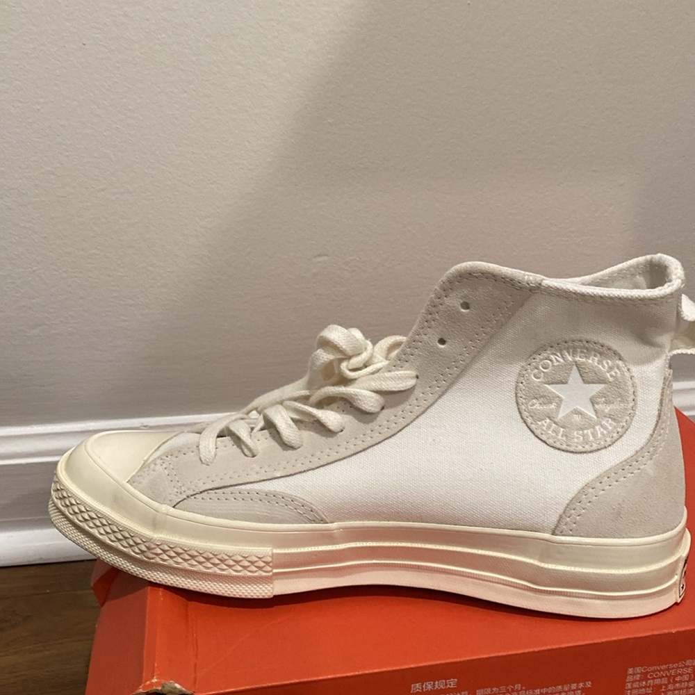 Converse - Picture 3 of 7